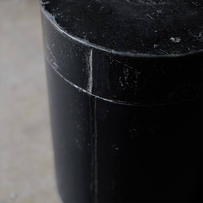 Black tin can