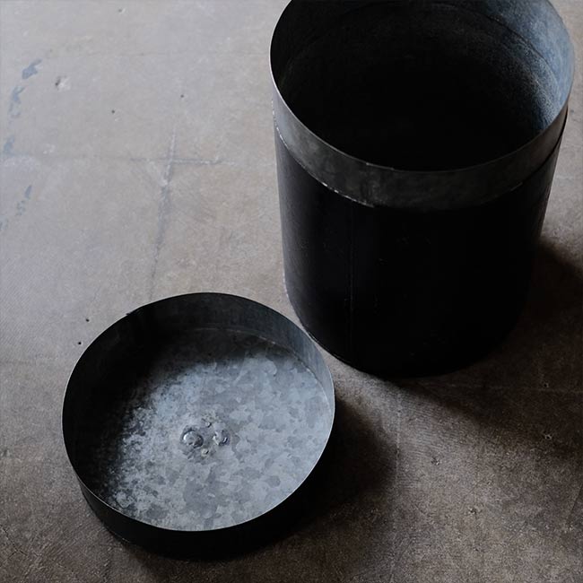 Black tin can