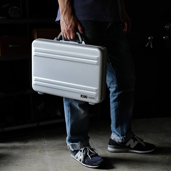 ZERO HALLIBURTON Attache Case