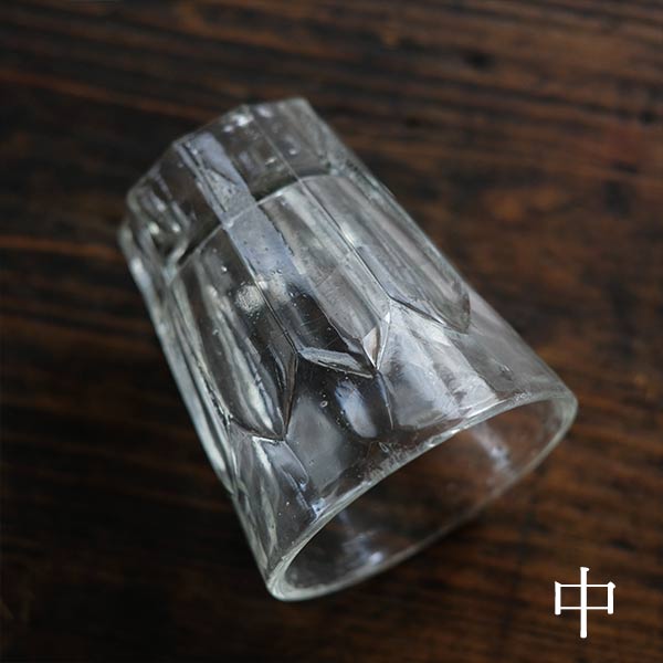Set of 3 sword-tipped cups