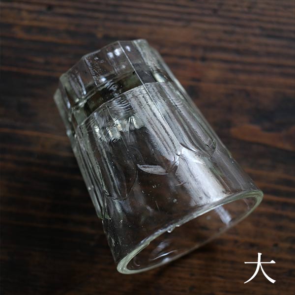 Set of 3 sword-tipped cups