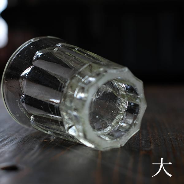 Set of 3 sword-tipped cups