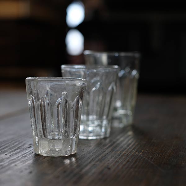 Set of 3 sword-tipped cups