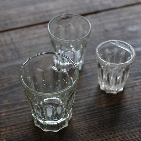 Set of 3 sword-tipped cups