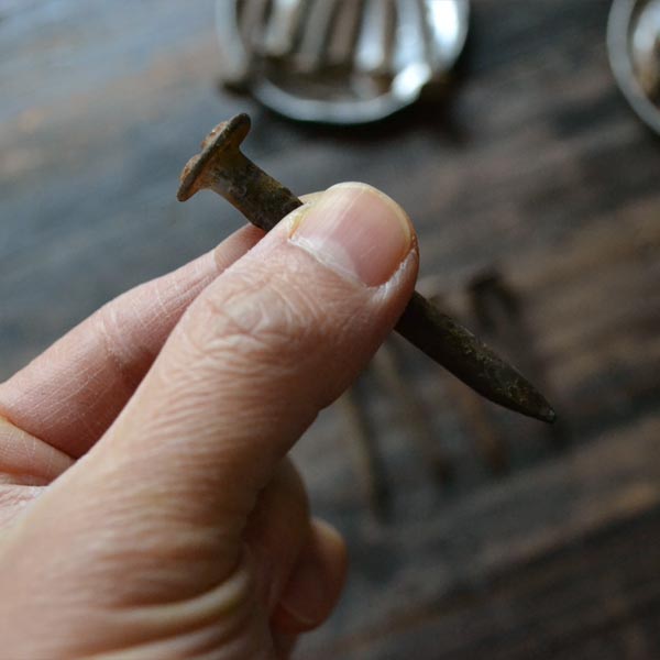 Date nails (sleeper nails)