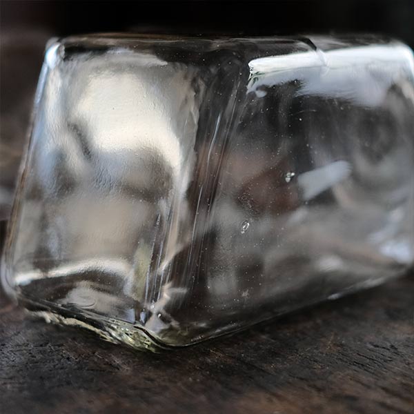 ショートサイズの6連の菓子瓶