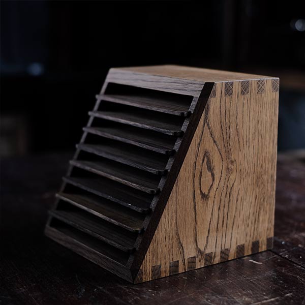 9 card storage spaces