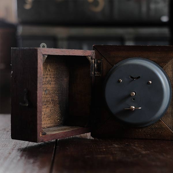 AICHI TOKEI Aichi Clock Hand-wound Wall Clock