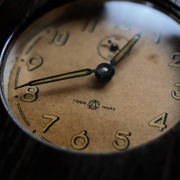 AICHI TOKEI Aichi Clock Hand-wound Wall Clock