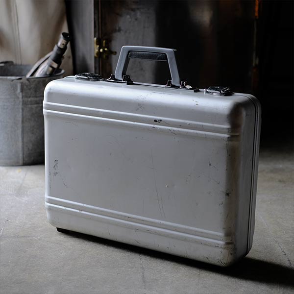 Aluminum briefcase