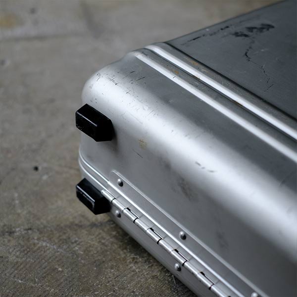 Aluminum briefcase