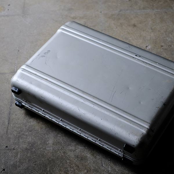 Aluminum briefcase