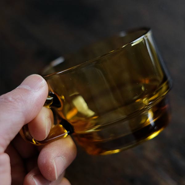 曽我ガラス アンバーのカップ&ソーサー