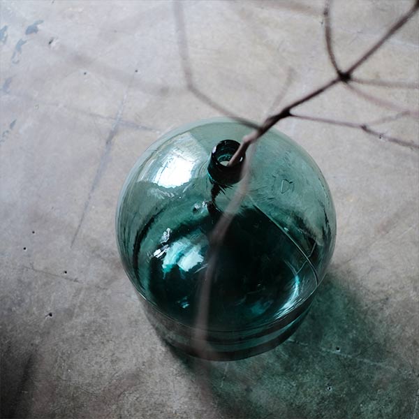 アクアブルーのデミジョンボトル