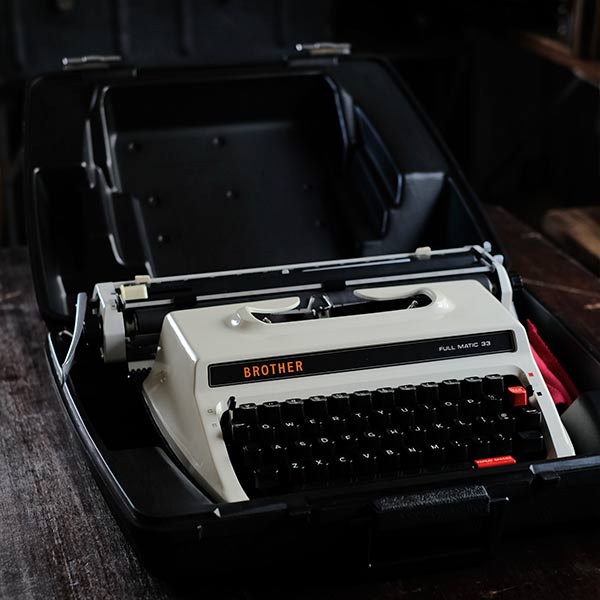 BROTHER Full Matic 33 Typewriter