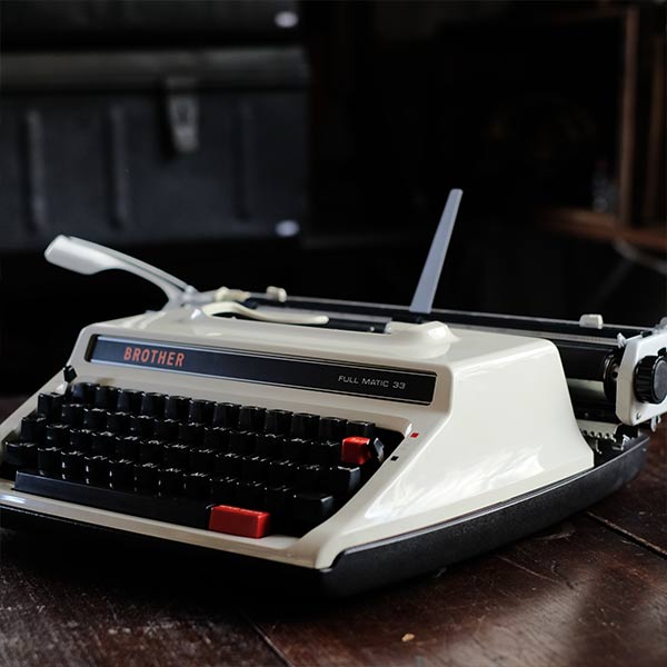 BROTHER Full Matic 33 Typewriter