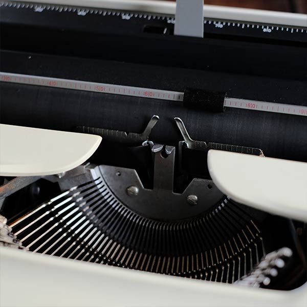 BROTHER Full Matic 33 Typewriter