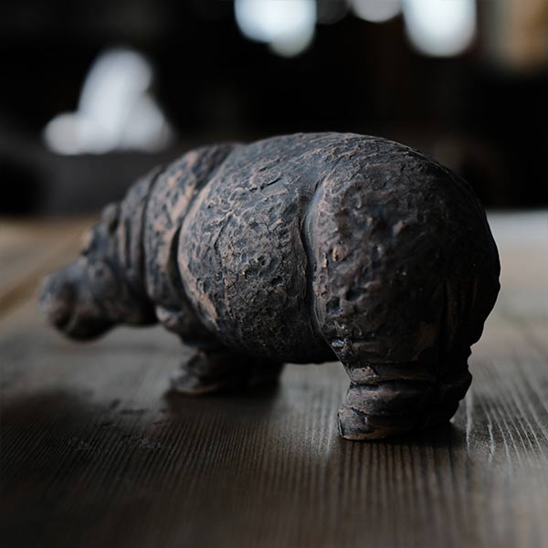 陶器のカバ