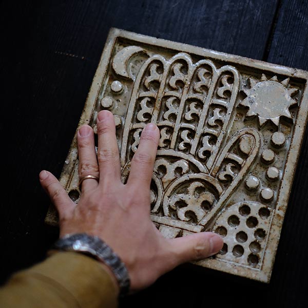 Ceramic plate: Hands, Moon and Sun