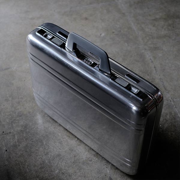 Aluminum briefcase