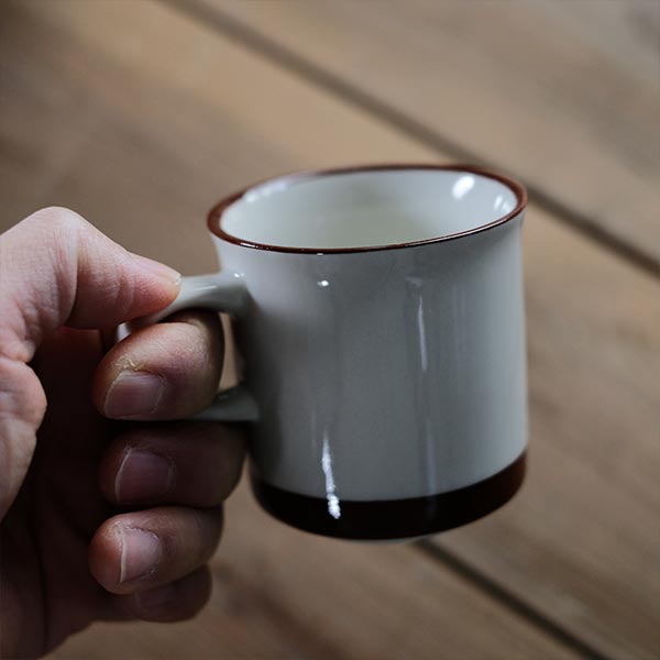 茶色いラインのマグカップ(デッドストック)