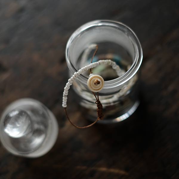 染料を入れていた小さな瓶