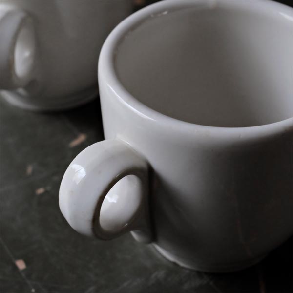 Victor mug (early model)