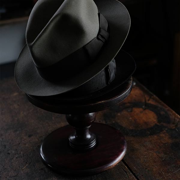 Showa-era electric fan stand