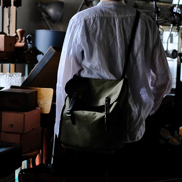 Olive shoulder bag