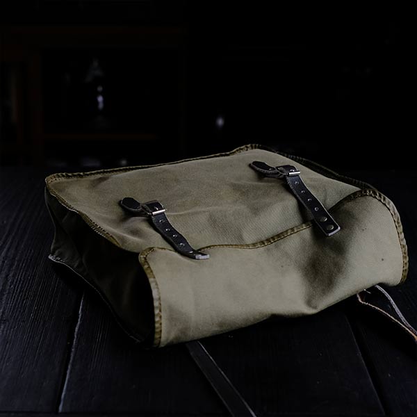 Olive shoulder bag