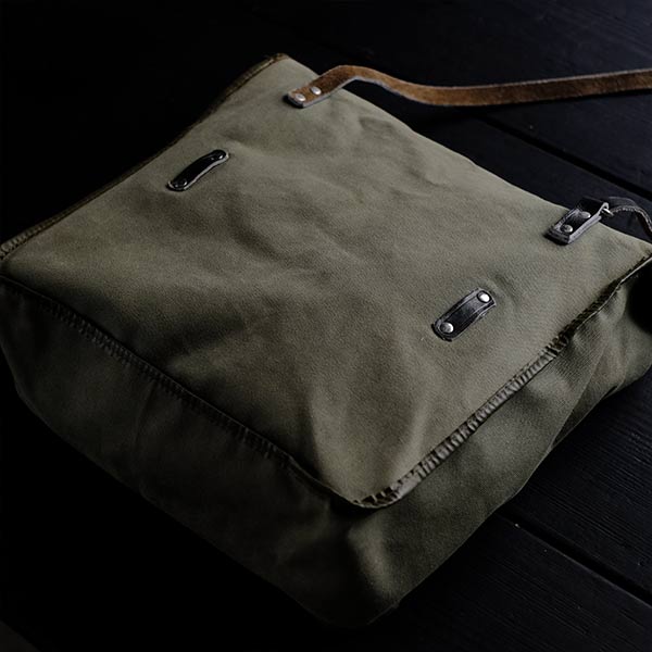 Olive shoulder bag