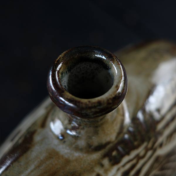 Iron glaze fish pattern flat jar