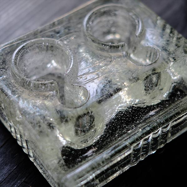 Glass inkwell