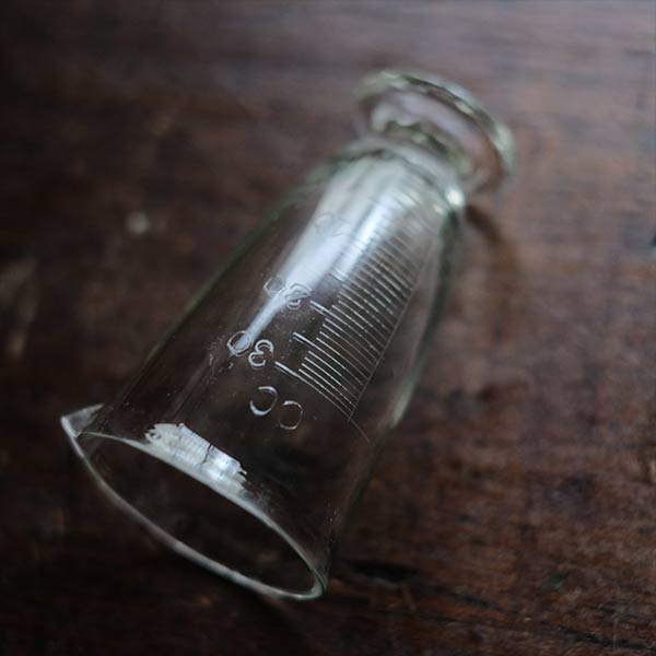 Small measuring cylinder 30cc