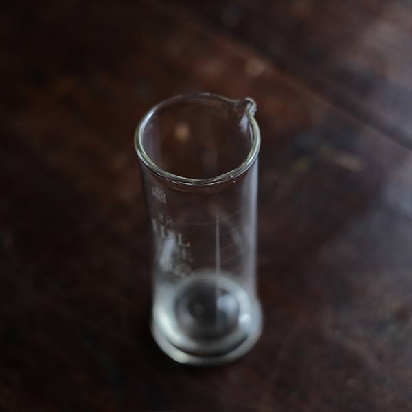 Small measuring cylinder 100ml
