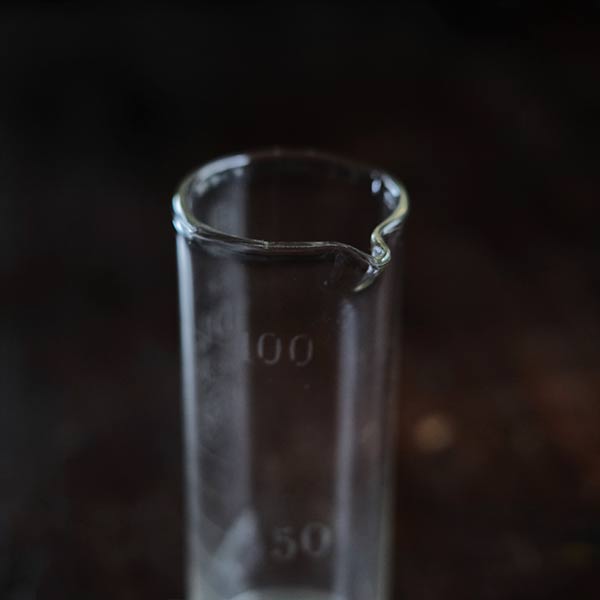 Small measuring cylinder 100ml