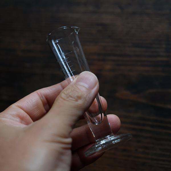 Small measuring cylinder 10ml