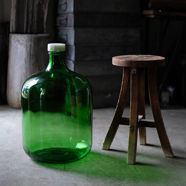 グリーンのデミジョンボトル