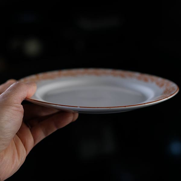 Imperial Ironstone (Japanese hardware) Plate with Grass Design, φ20cm