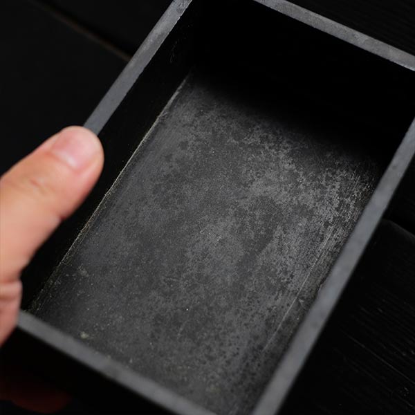 石製象嵌の小物入れ