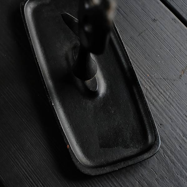 鉄製のニワトリのトレー