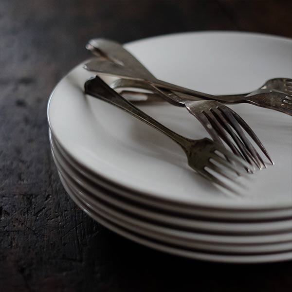 EAGLE BRAND 'ALL WHITE' IRONSTONE Large Plate, φ26cm