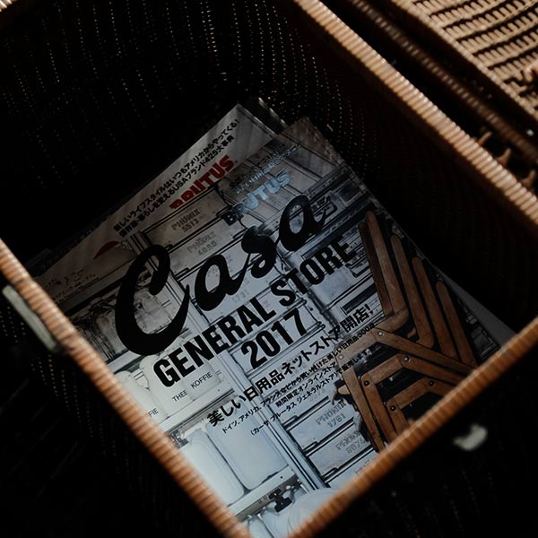 籐製のピクニックバスケット