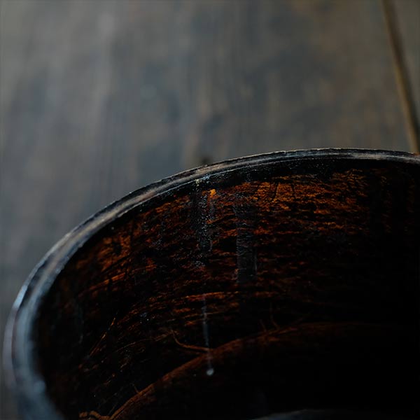 lacquer bucket
