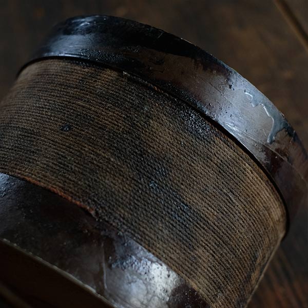 lacquer bucket