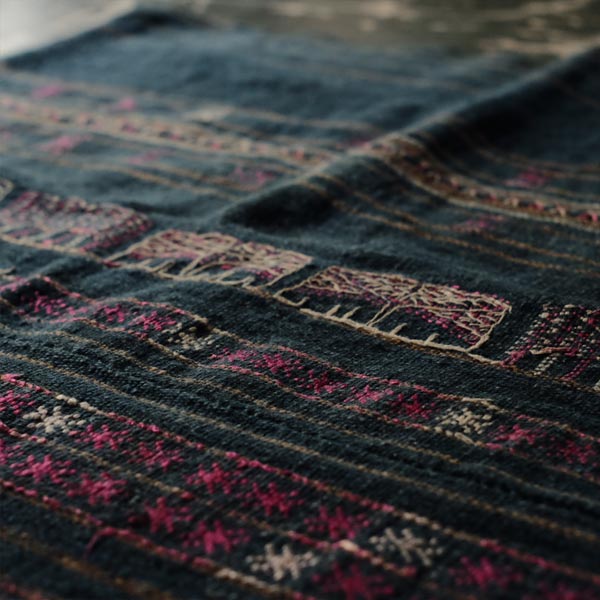 Li ethnic skirt
