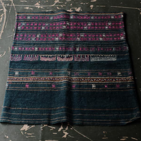 Li ethnic skirt