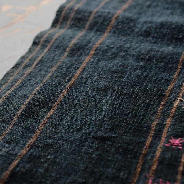 Li ethnic skirt