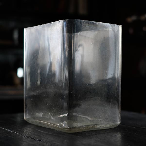 square glass aquarium