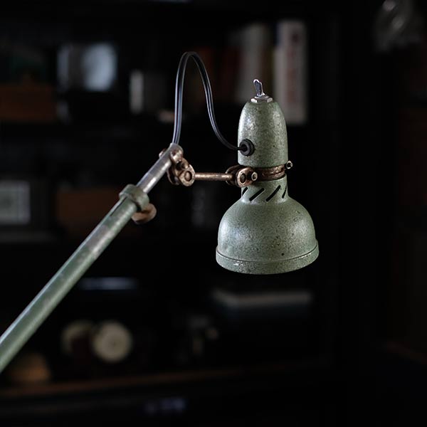 LUMINA desk lamp